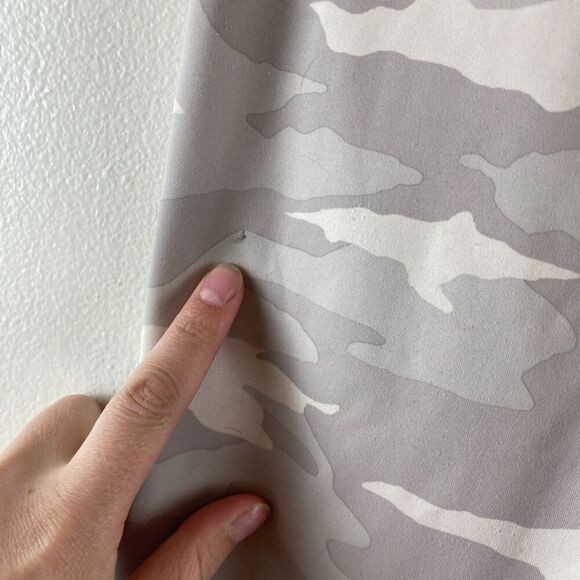 Athleta Elation Camo Light Gray 7/8 Leggings Activewear Athleisure Running M - Picture 5 of 12